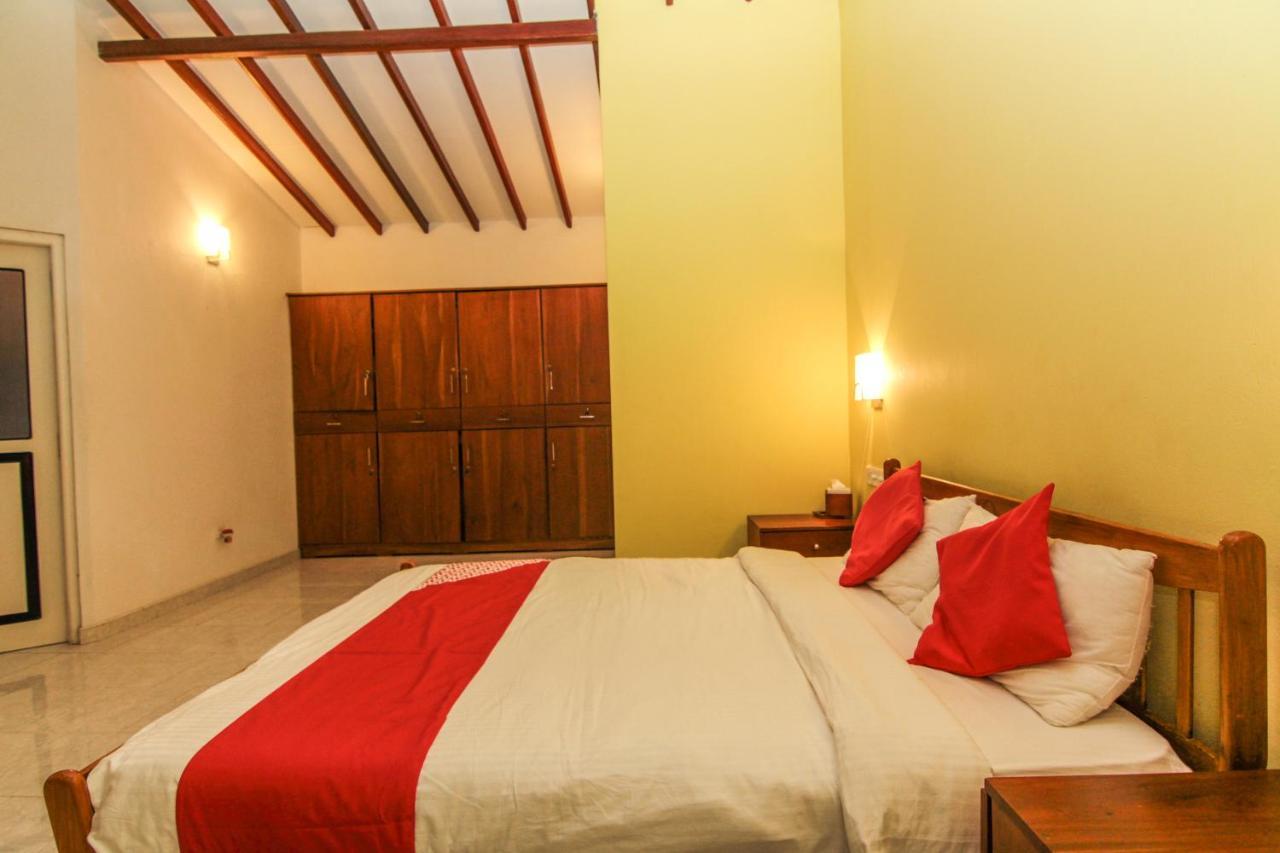 Gomez Place Negombo Exterior photo